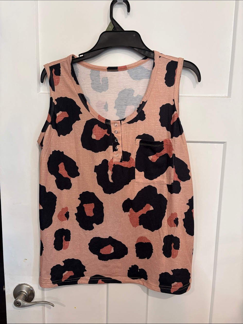 Sleeveless Pink Leopard Print Tank Top by